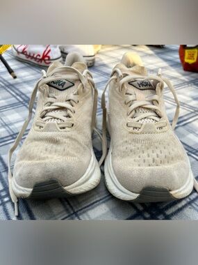 Hoka One One The Hoka Women's Mach 6 size 7.5